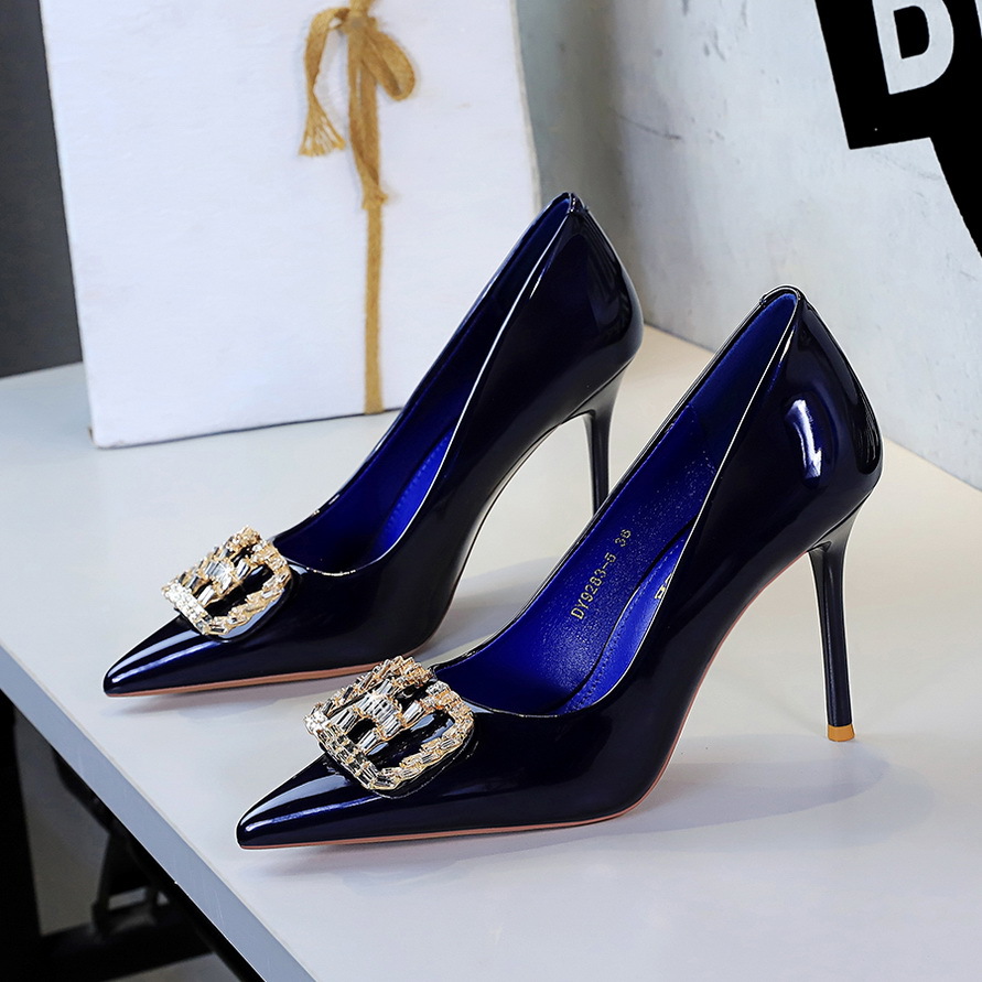 Court Heel Pointed - รองเท้าส้นสูงปลายแหลมทรงหรูหรา ประดับคริสตัล ดีไซน์เซ็กซี่ สำหรับงานเลี้ยง ฤดูร้อน