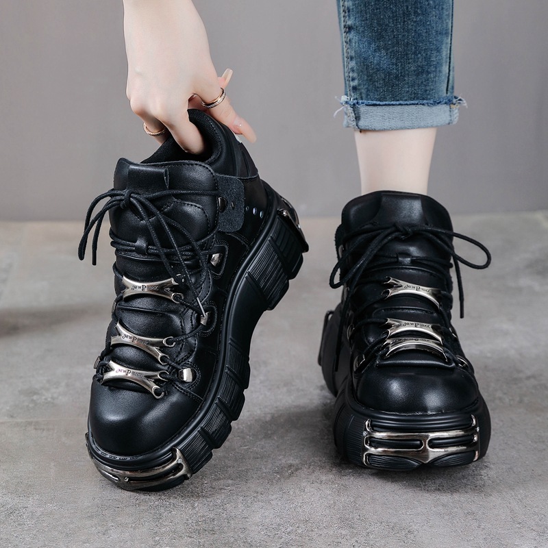 Women Shoes Must Have - Edgy Fashion ต้องมี! Heavy Metal พื้นหนาสูง
