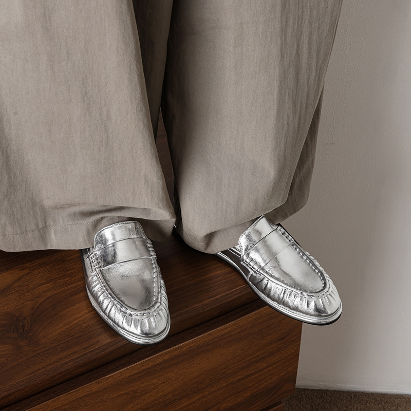 Women Shoes Loafers - รองเท้าโลฟเฟอร์หนังแท้สไตล์คลาสสิกใหม่ ปี 2026 สำหรับผู้หญิง แบบจีบ ส้นเตี้ยหนา