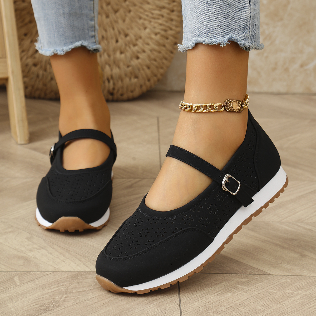 รองเท้าผ้าใบผู้หญิงแบบมีรูระบา - Women Shoes Us To Eu บทวิจารณ์และราคา