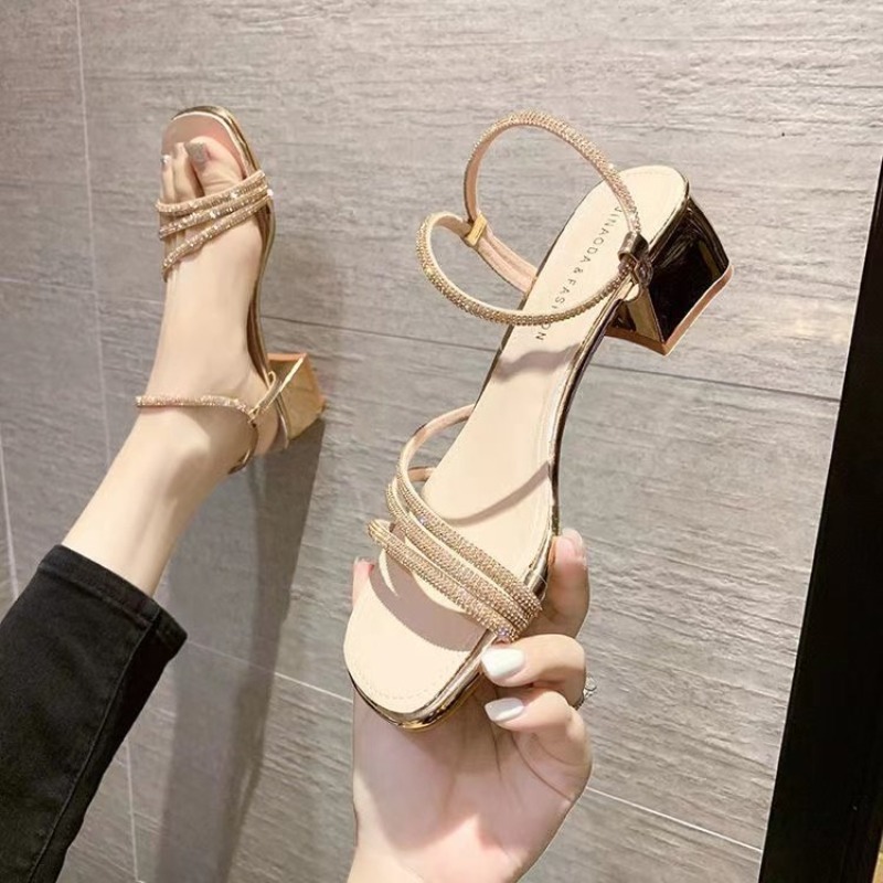 รองเท้าส้นหนาประดับเพชร สไตล์แ - Rhinestone Sandal Women บทวิจารณ์และราคา