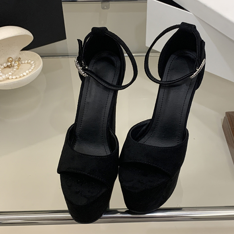 รองเท้าส้นสูงแบบหนา รุ่น Liyke - Thong Flat Sandal บทวิจารณ์และราคา