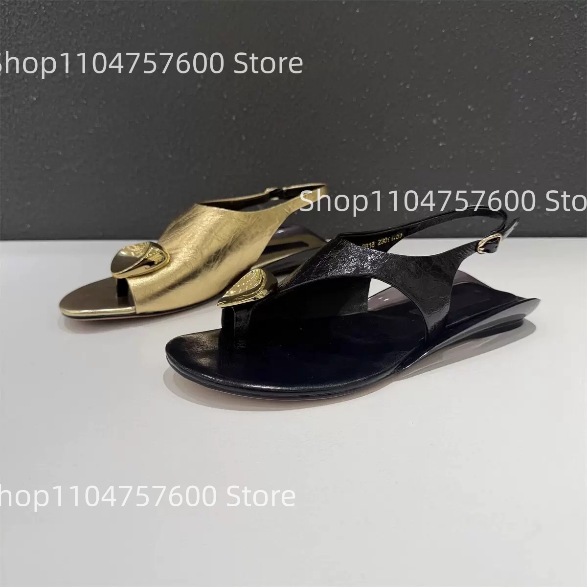 รองเท้าส้นเตี้ยแบบสวมรัดข้อเท้ - Thong Flat Sandal บทวิจารณ์และราคา