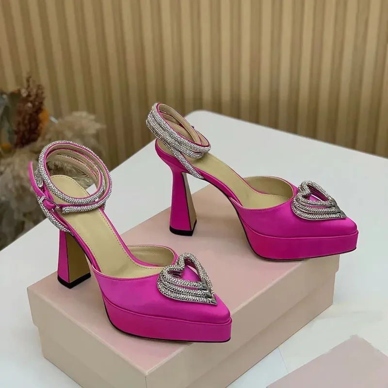 แพลตฟอร์มคริสตัล Love ตกแต่งรอ - Metallic Heel Sandal บทวิจารณ์และราคา